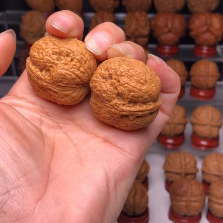 文玩核桃吊坠24小金元宝