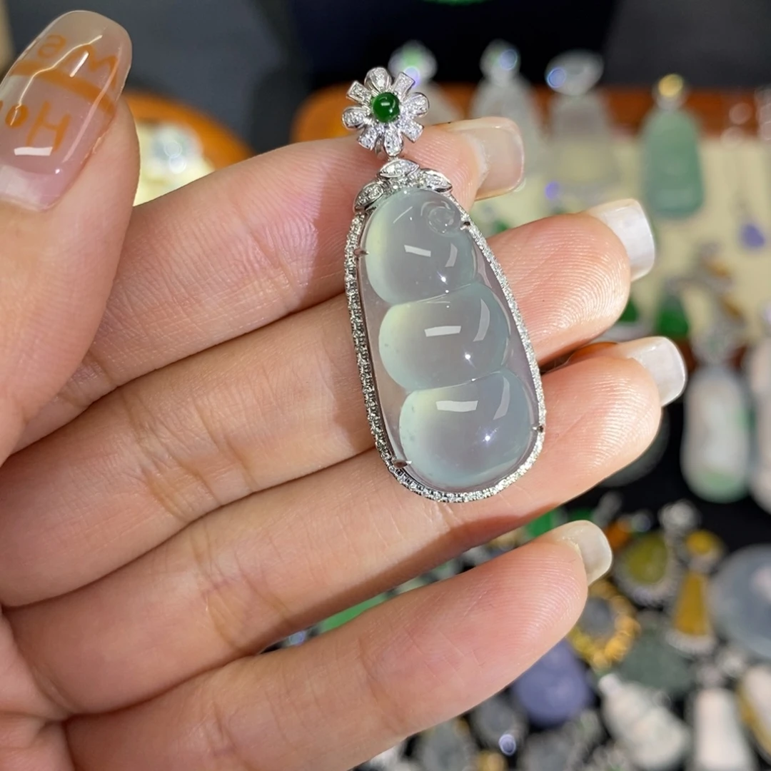 翡翠18K金镶嵌颈饰A货翡翠