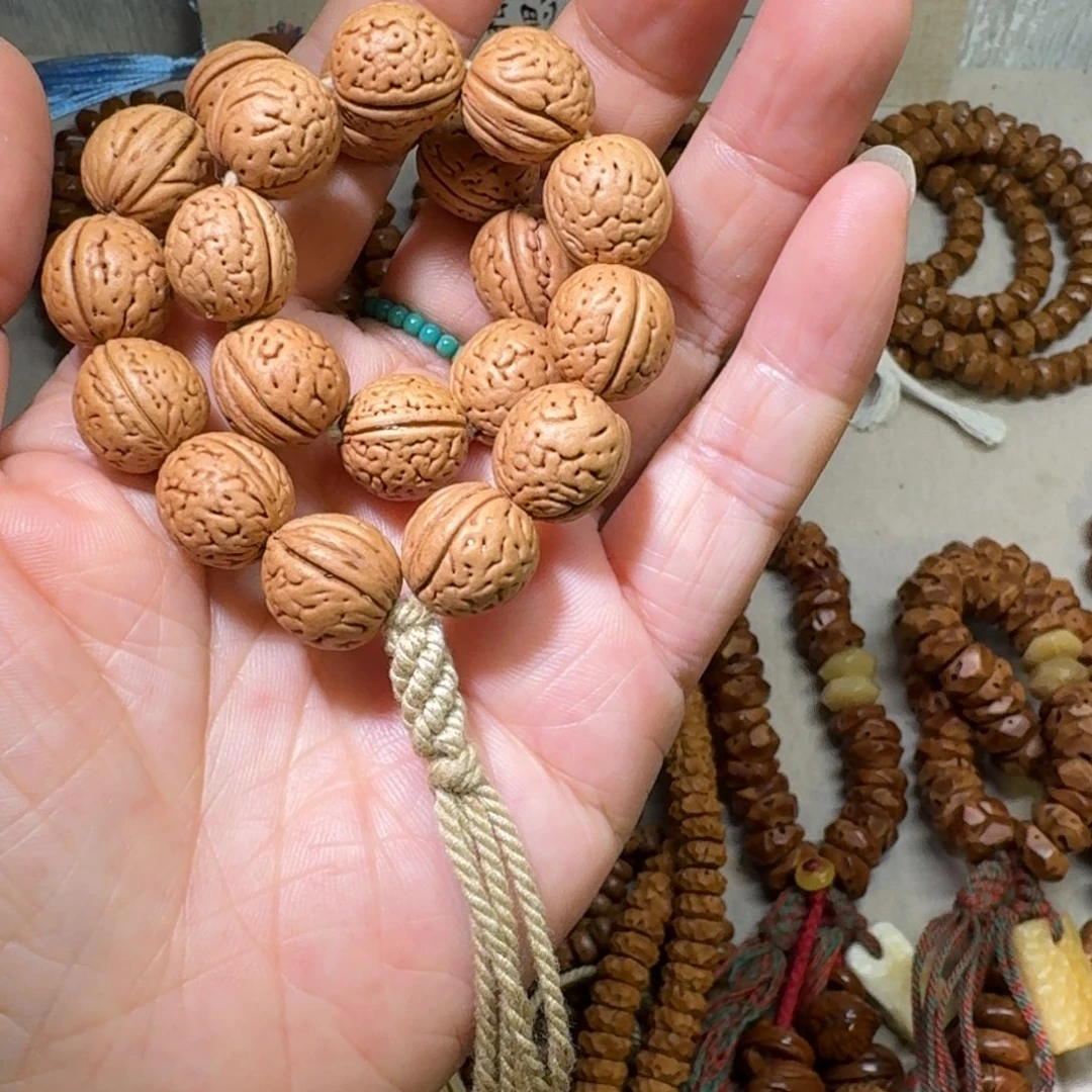 1.3脑纹桃核手持一条