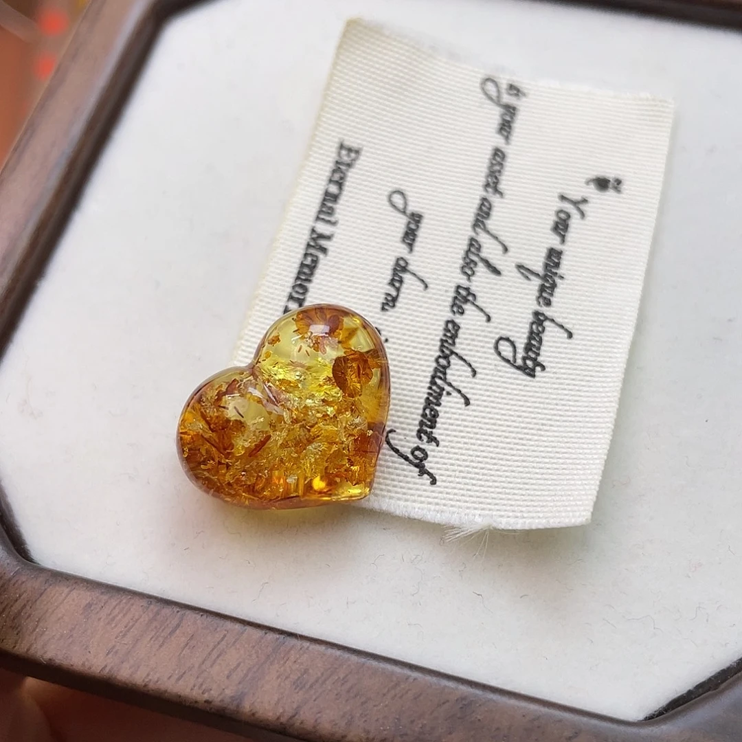 琥珀未镶嵌珠宝奇石