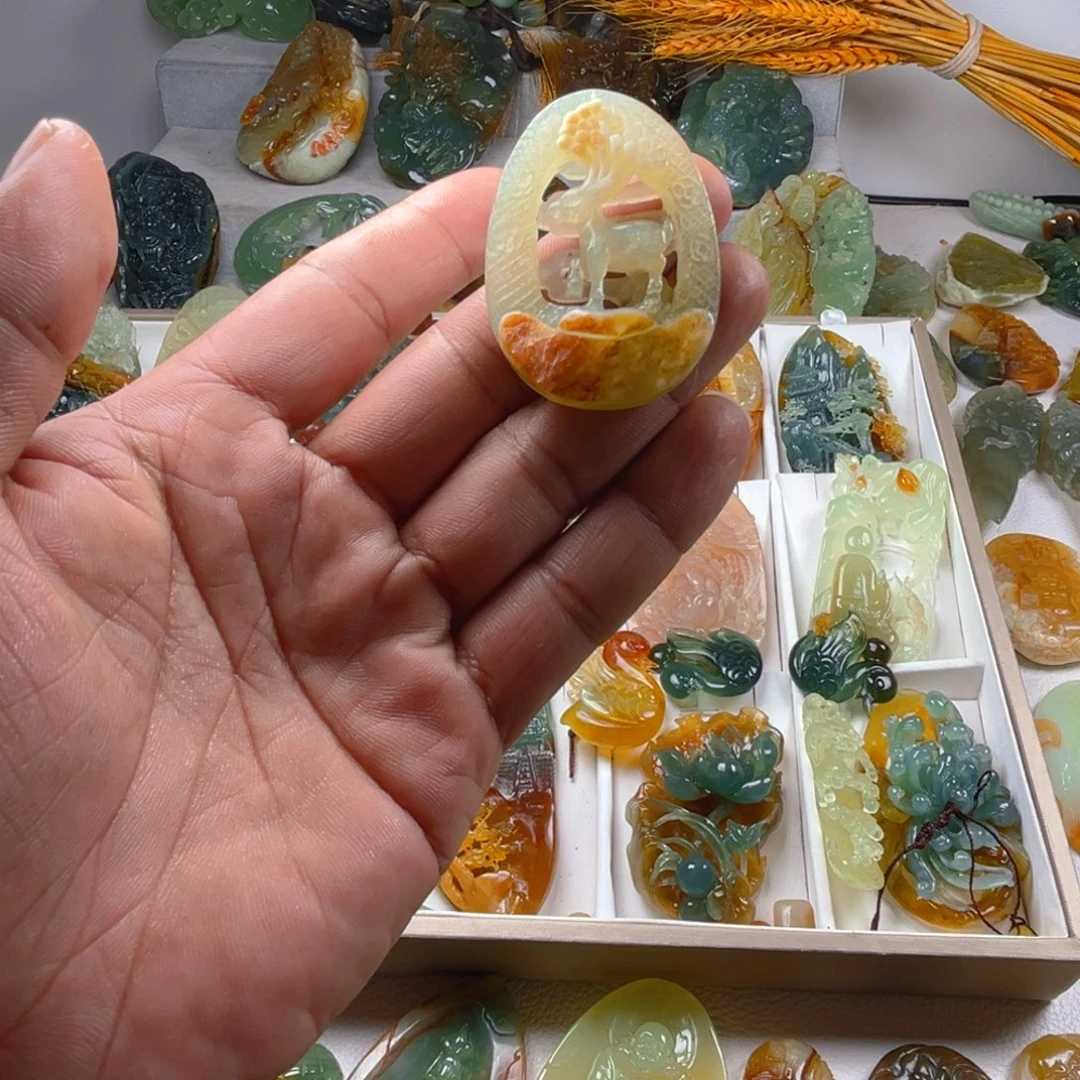 未镶嵌蛇纹石玉颈饰