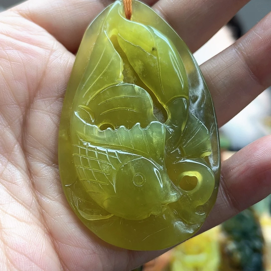 蛇纹石玉颈饰未镶嵌