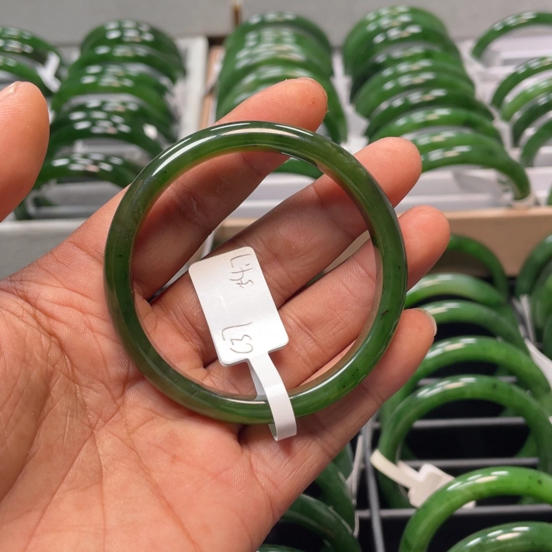 和田玉（碧玉）未镶嵌手镯