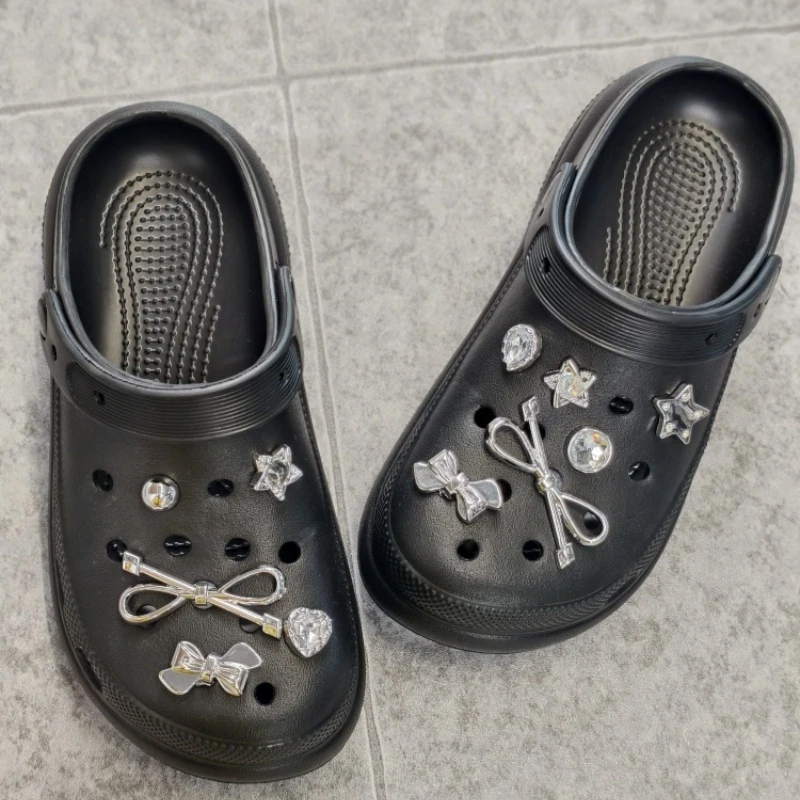 洞洞鞋配饰甜酷高级感银色蝴蝶结整套y2k芭蕾风云朵可拆卸装饰扣