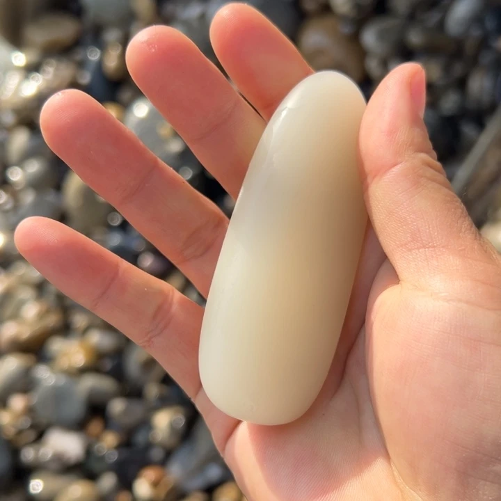 和田玉（糖玉）未镶嵌珠宝奇石