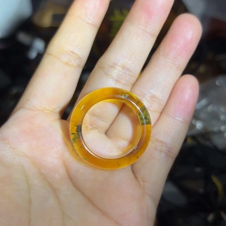 琥珀未镶嵌裸石出皮