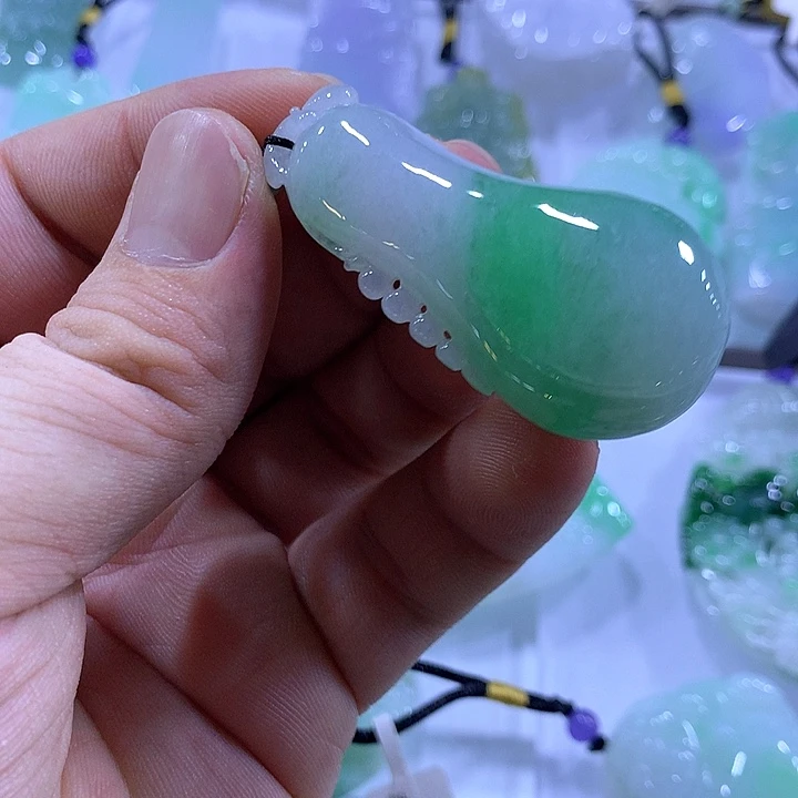 翡翠未镶嵌颈饰天然翡翠A货吊坠