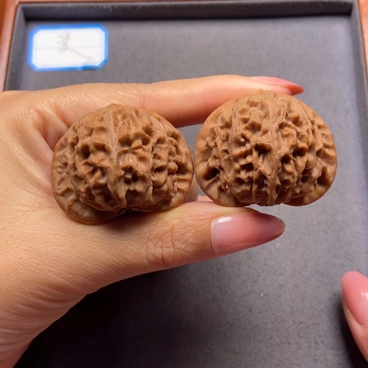 文玩核桃吊坠菩提