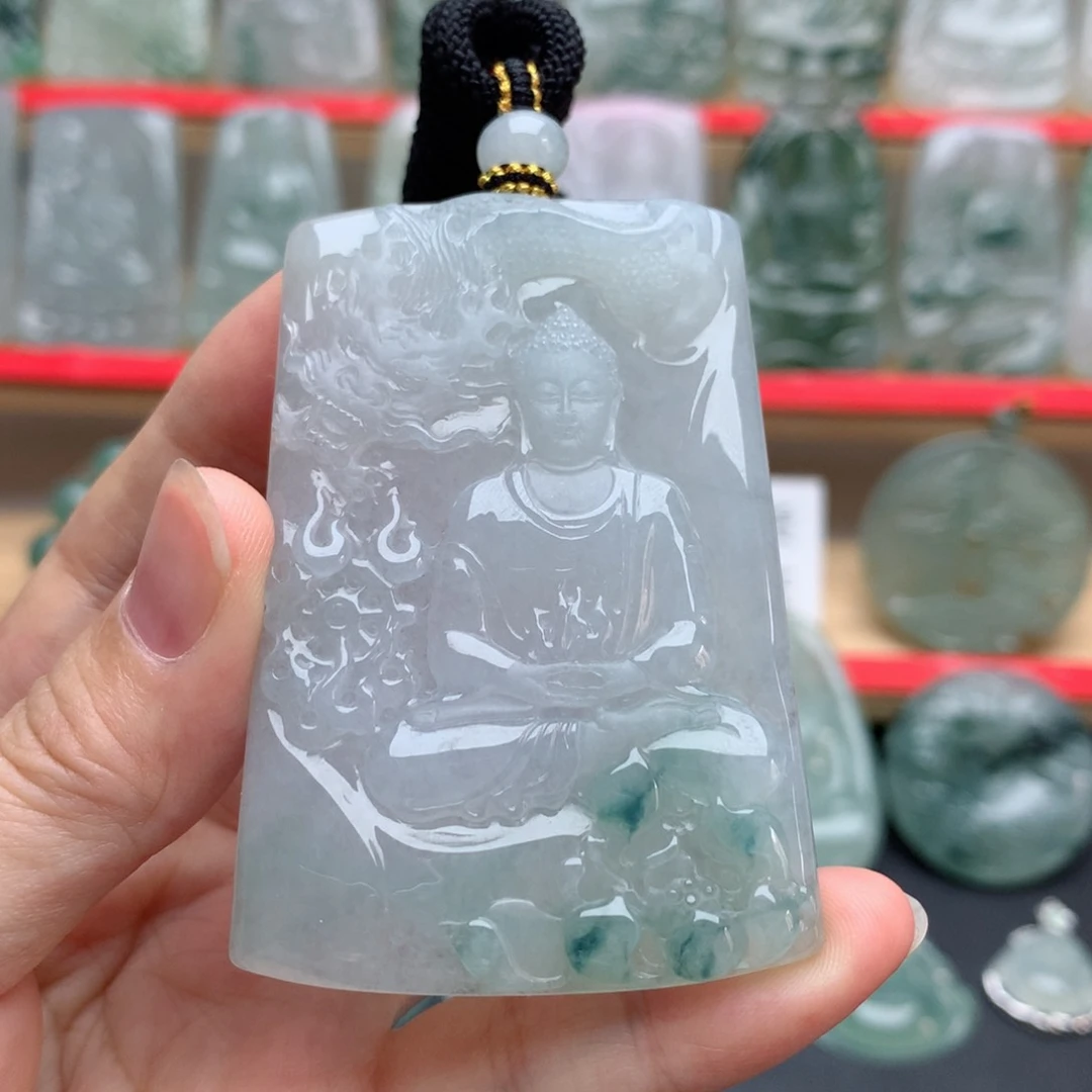 翡翠未镶嵌颈饰大日