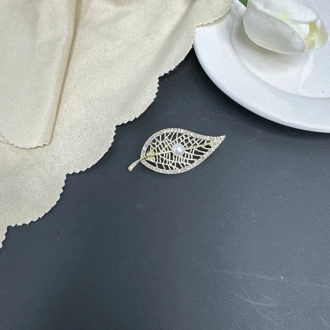 天然淡水珍珠512#设计款树叶胸针百搭