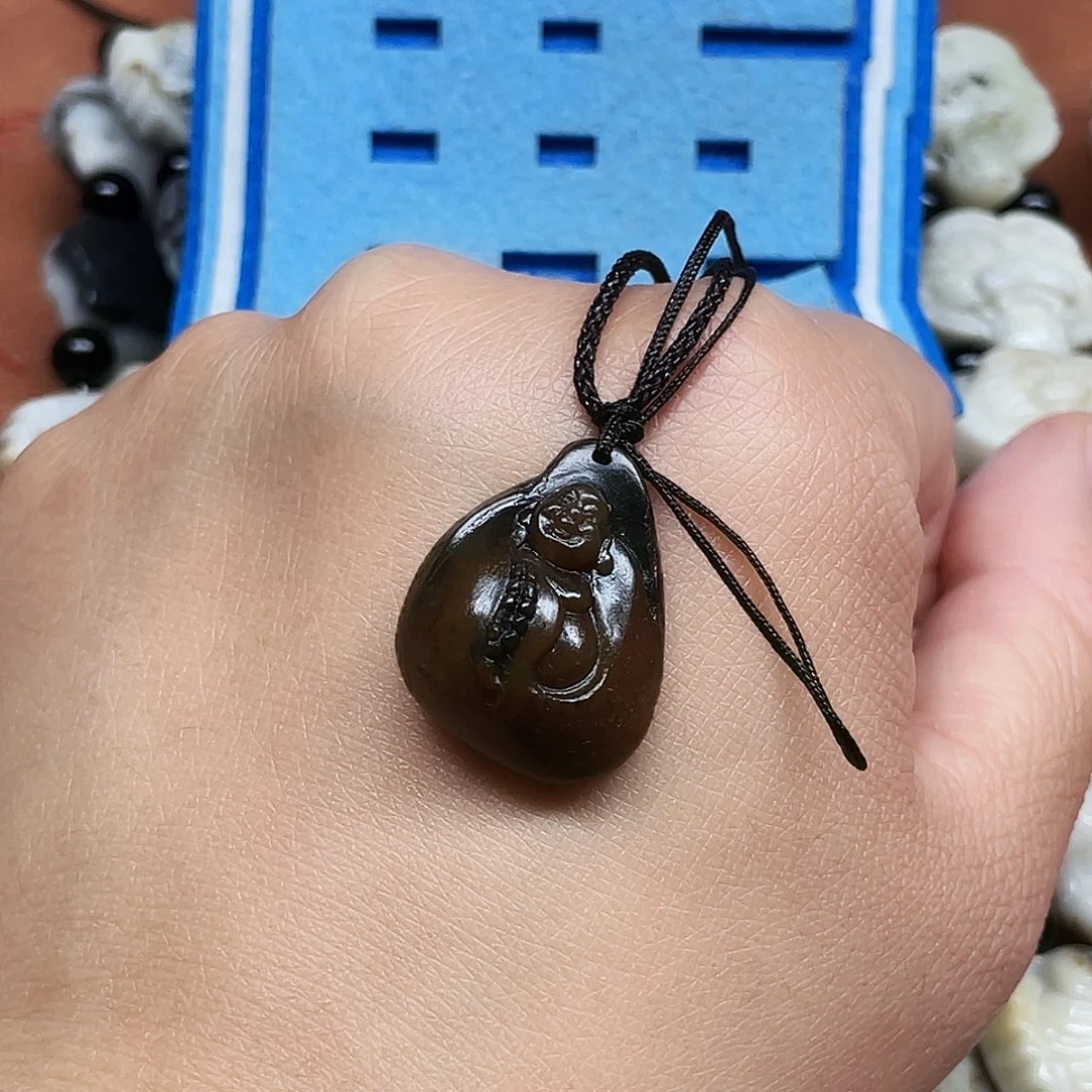 夜***水和田玉未镶嵌颈饰