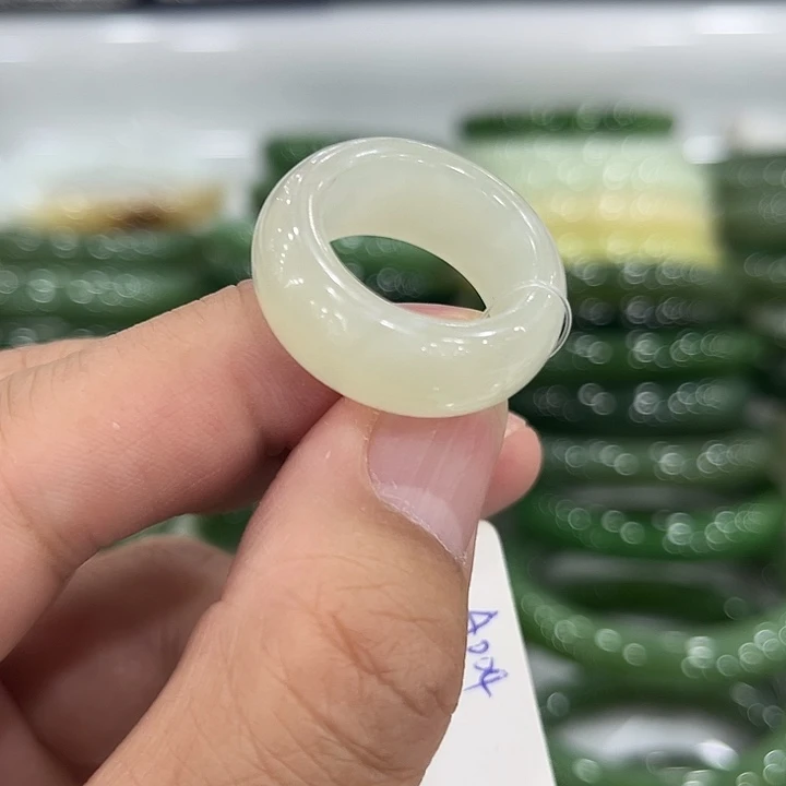 和田玉未镶嵌戒指