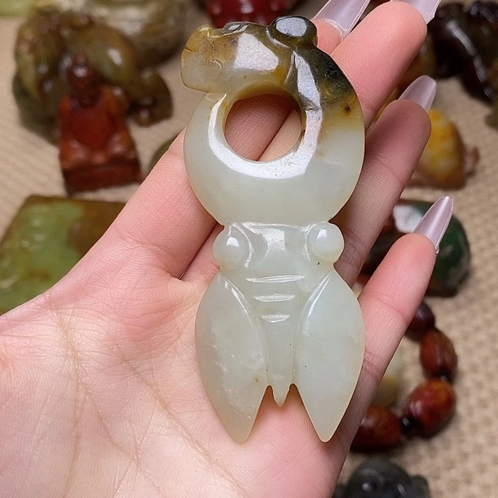 蛇纹石玉未镶嵌颈饰