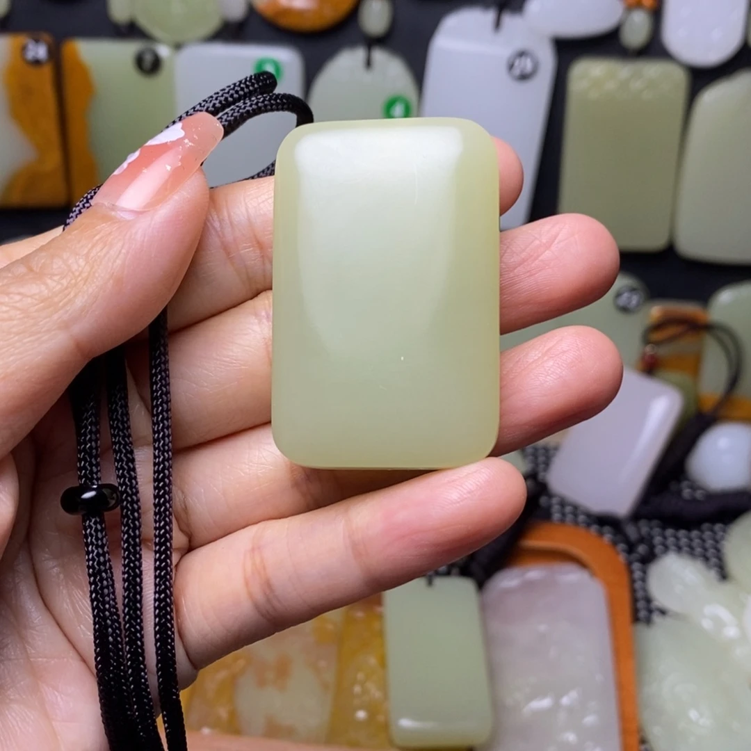 懒****7新疆昆仑山料无事牌子