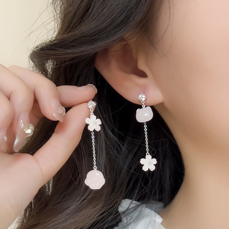 925银耳饰 猫咪耳钉可爱甜美小众独特耳坠新款爆款流苏不对称耳饰