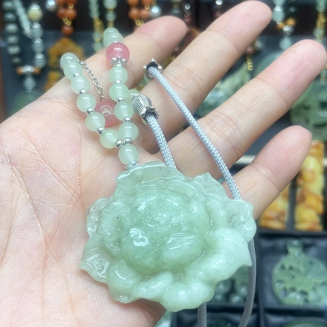 未镶嵌蛇纹石玉颈饰