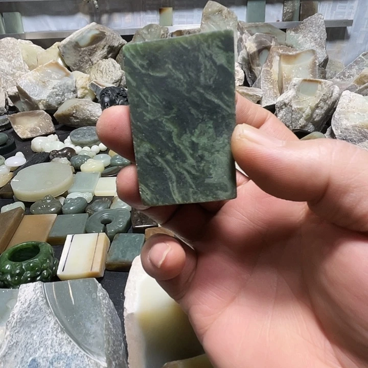 和田玉（糖玉）未镶嵌把件