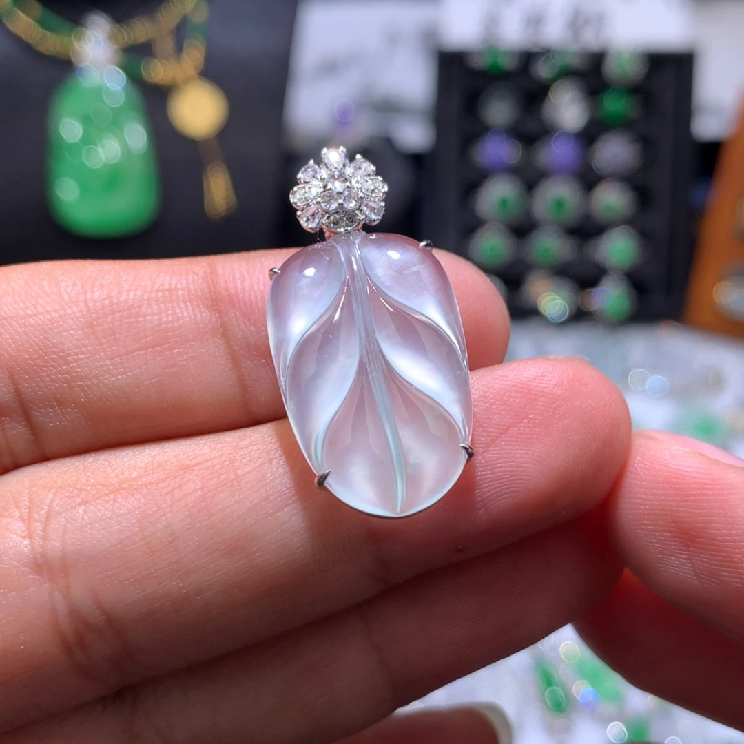 翡翠18K金镶嵌吊坠(赠链)