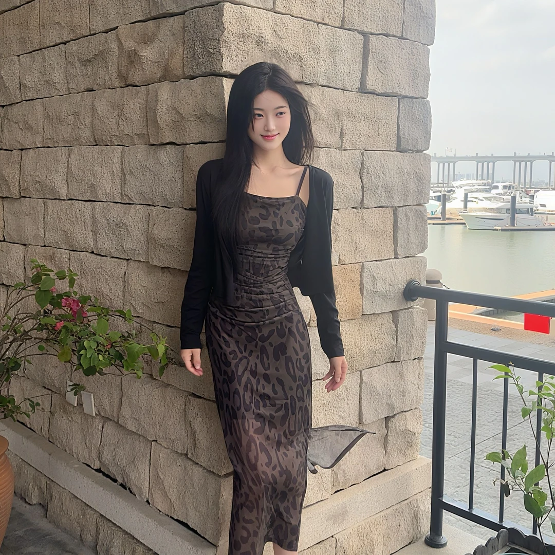 Susu新 深色系豹纹 法式性感休闲吊带连衣裙修身显瘦长裙两件套
