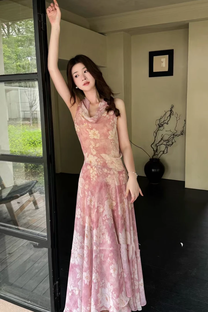 REMI[粉芍药]轻奢时尚无袖荡领修身印花连衣裙夏季气质度假风