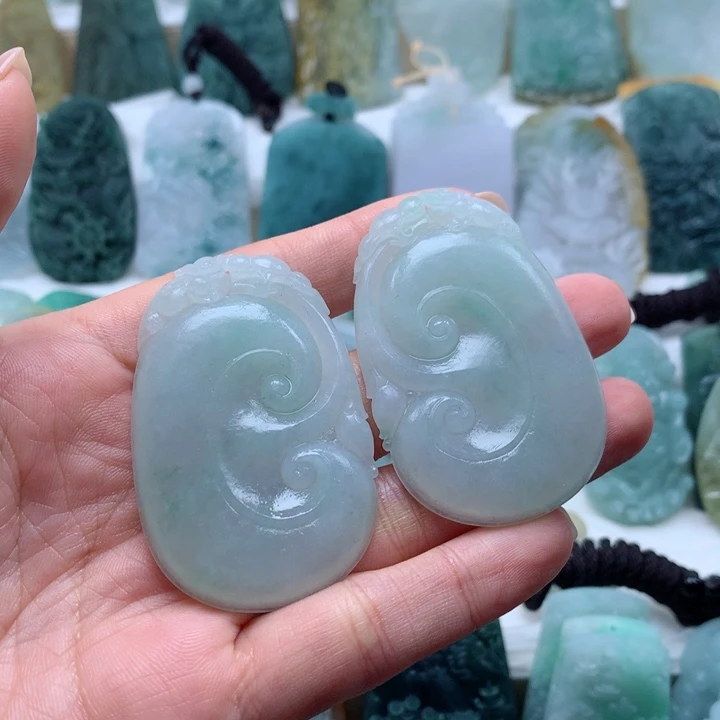 定制翡翠未镶嵌如意