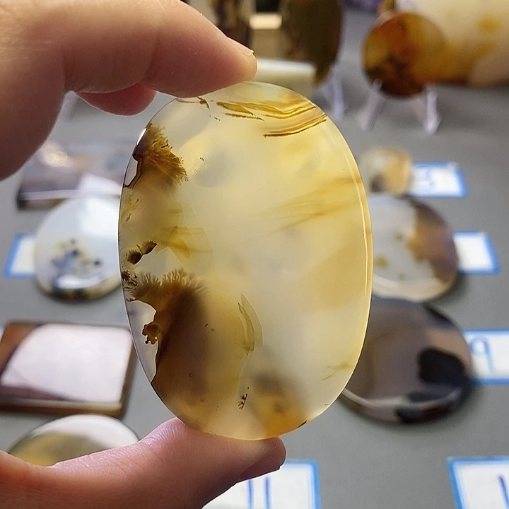 玛瑙/玉髓未镶嵌珠宝半成品128