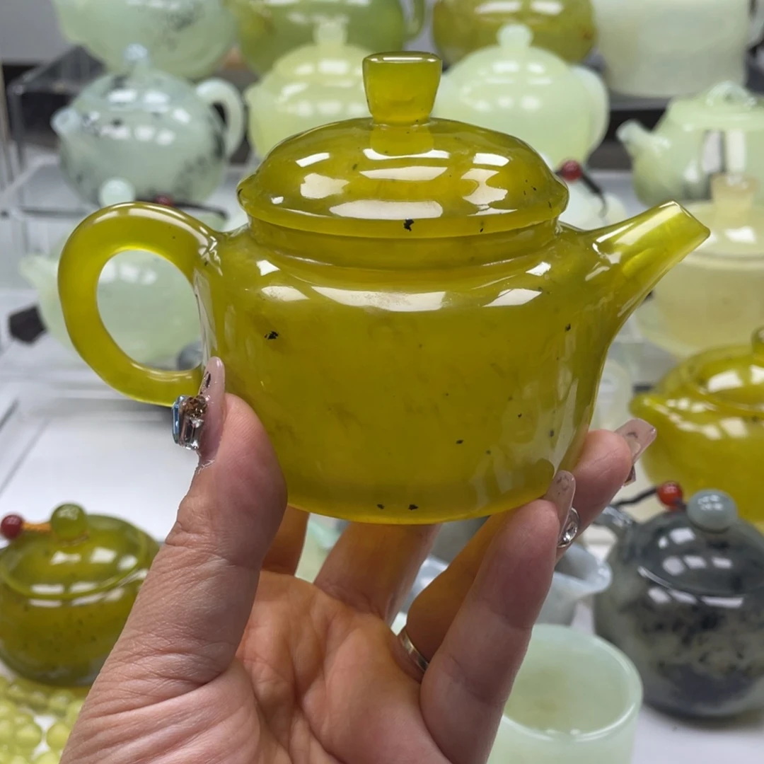 蛇纹石玉未镶嵌壶