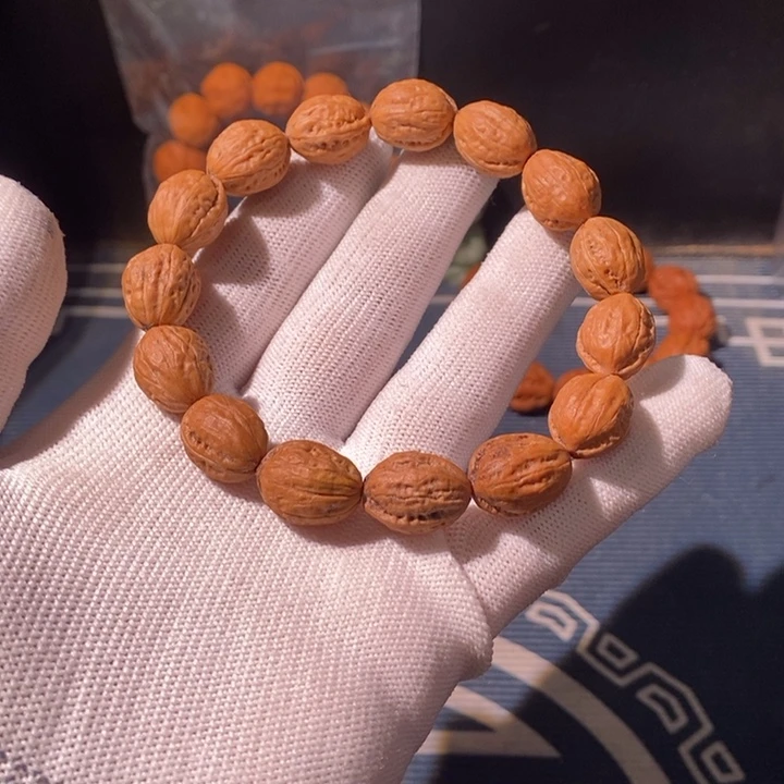文玩核桃手串……10