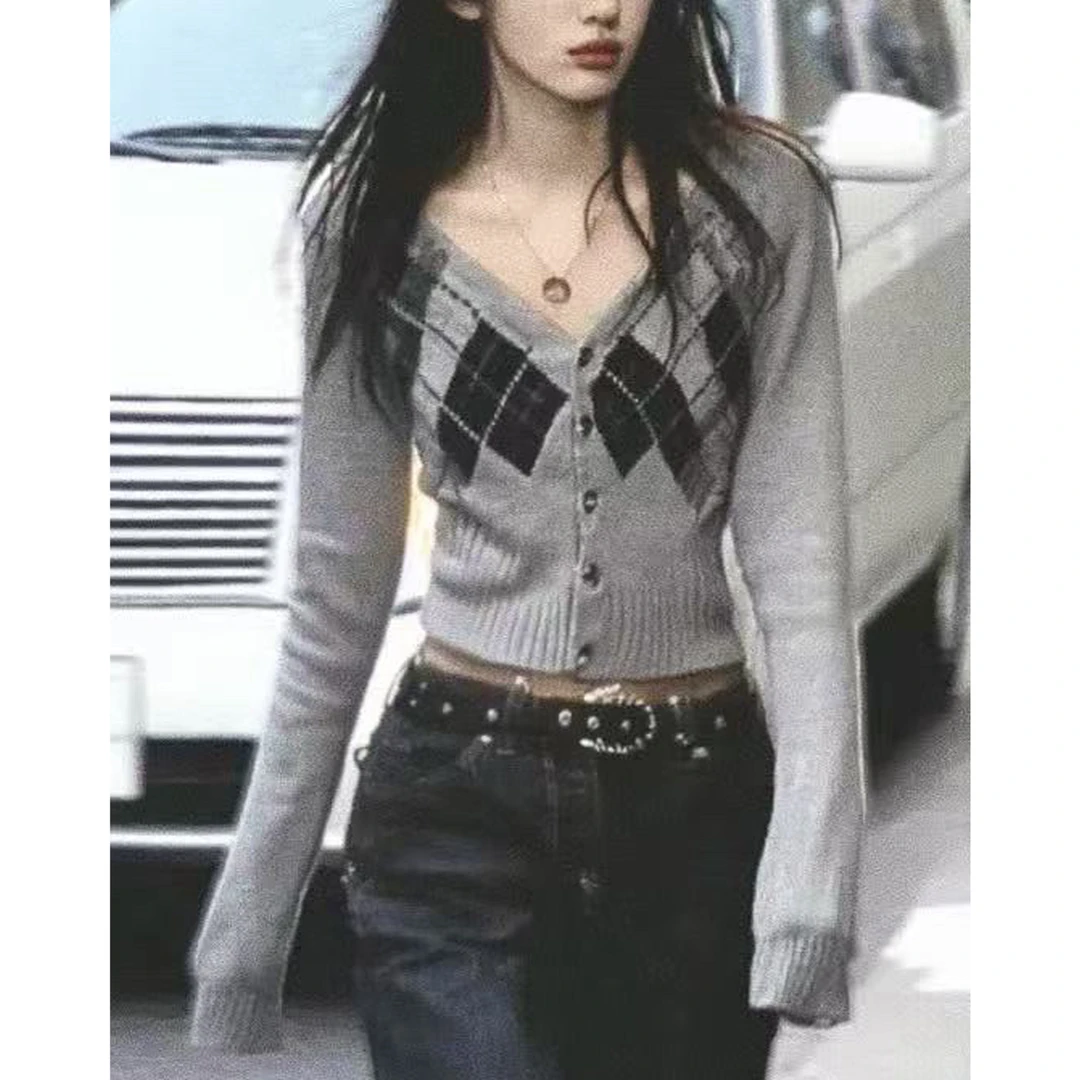 短款单排扣针织开衫女秋冬2025新款美式格子v领超好看打底衫上衣