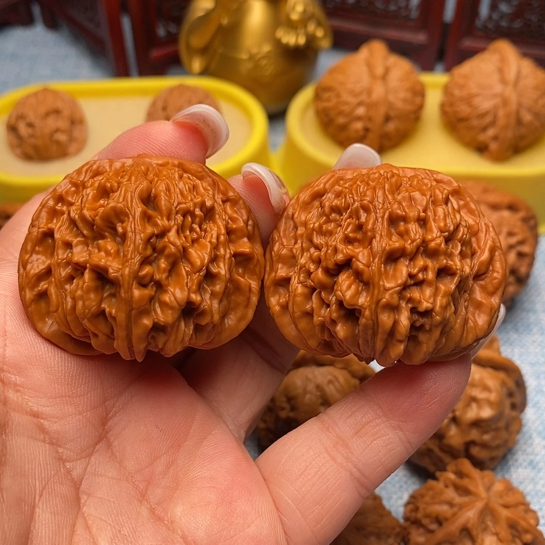 文玩核桃把件精品红皮四座楼44尺