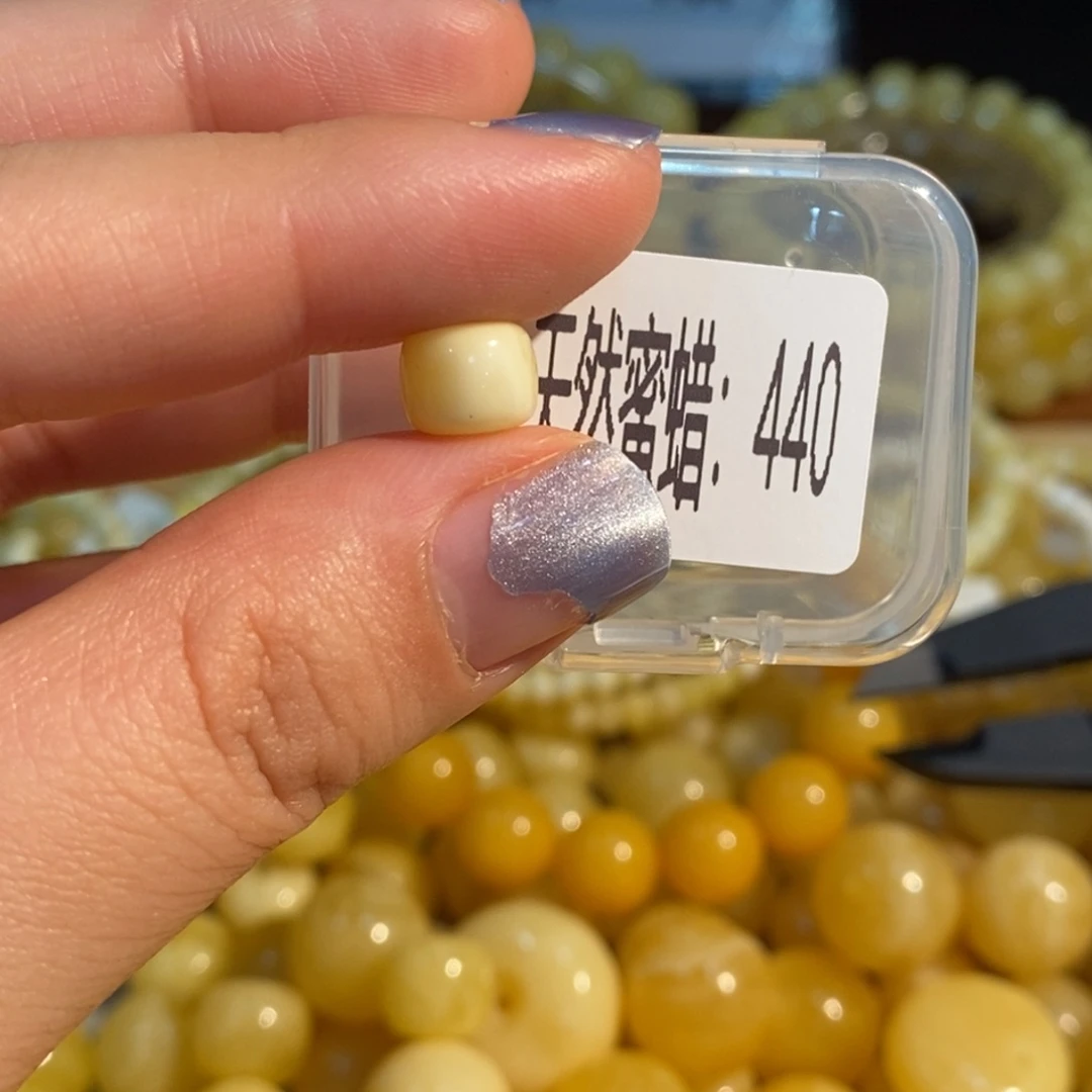 琥珀未镶嵌珠宝奇石440