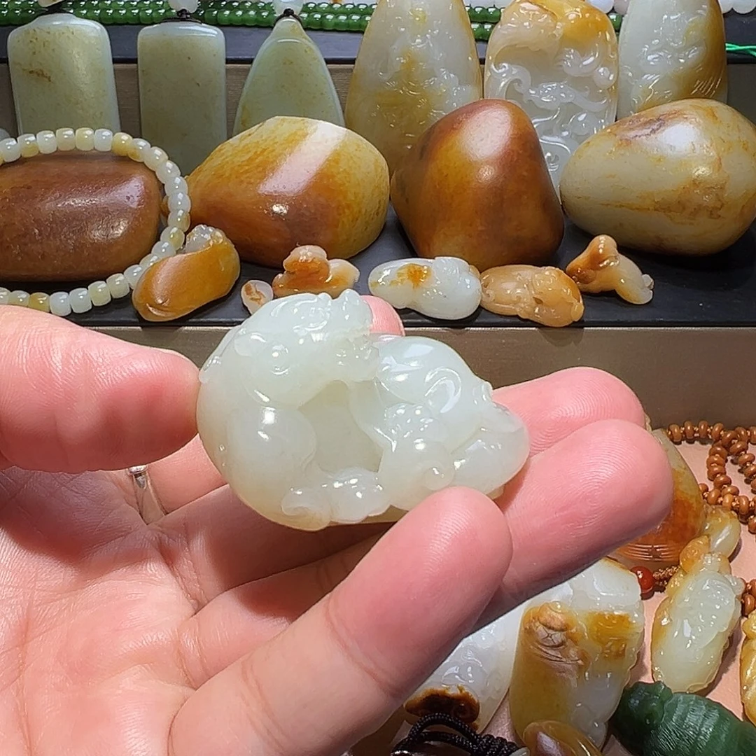 开***乐和田玉未镶嵌颈饰