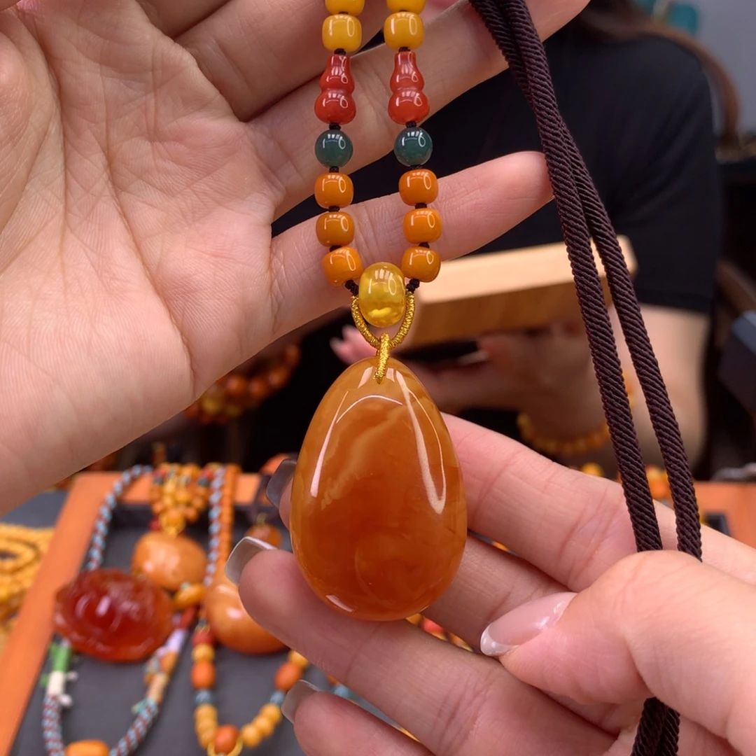 未镶嵌颈饰蜜蜡天然