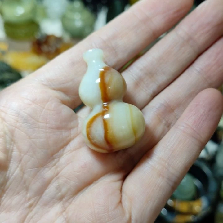 岫玉未镶嵌挂坠款式