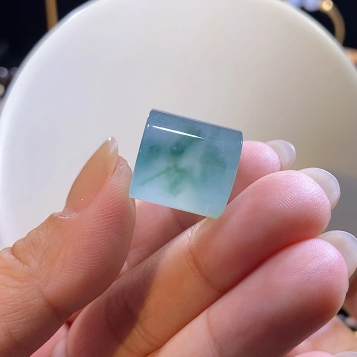 翡翠未镶嵌吊坠(不含链)翡翠冰胶飘花桶珠
