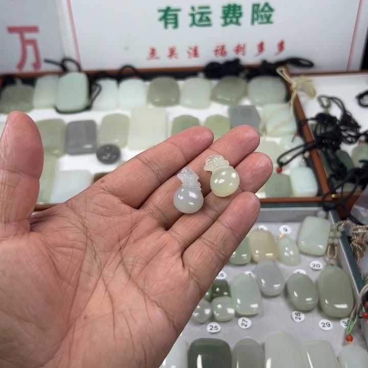 和田玉未镶嵌颈饰