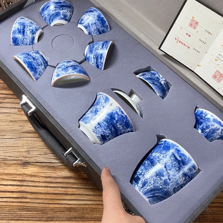 孤品茶具套装等。