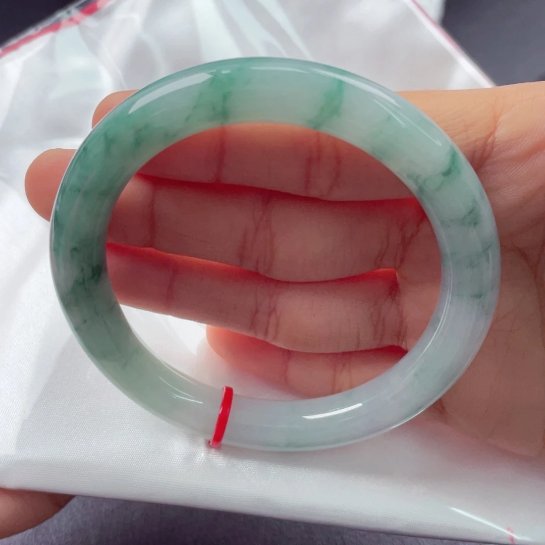 翡翠未镶嵌手镯5657圈