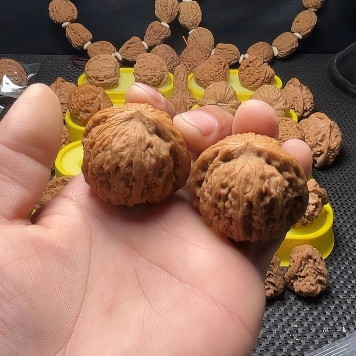 抖***量文玩核桃把件南疆石43尺1