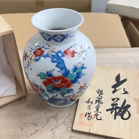 精品瓷器。