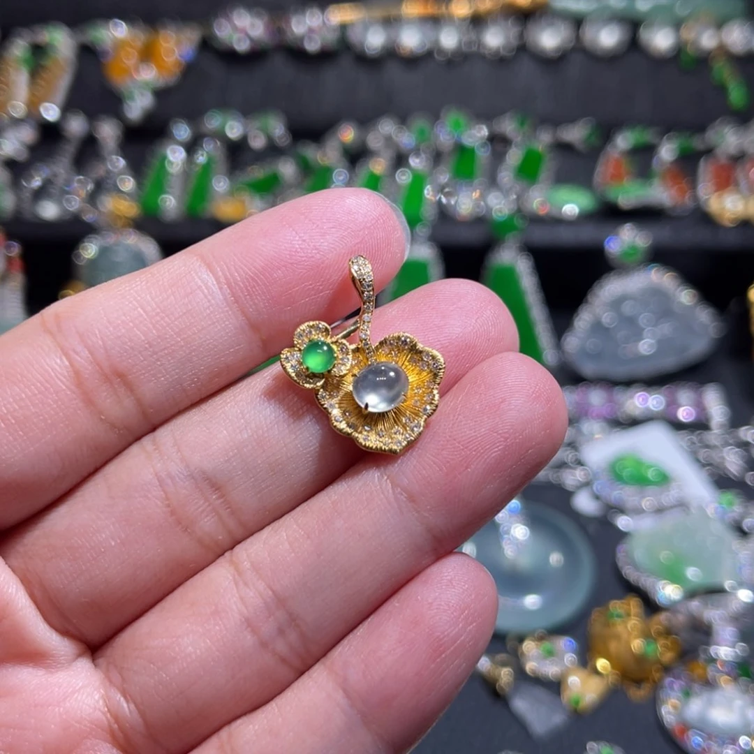 翡翠吊坠(不含链)18K金镶嵌小****8