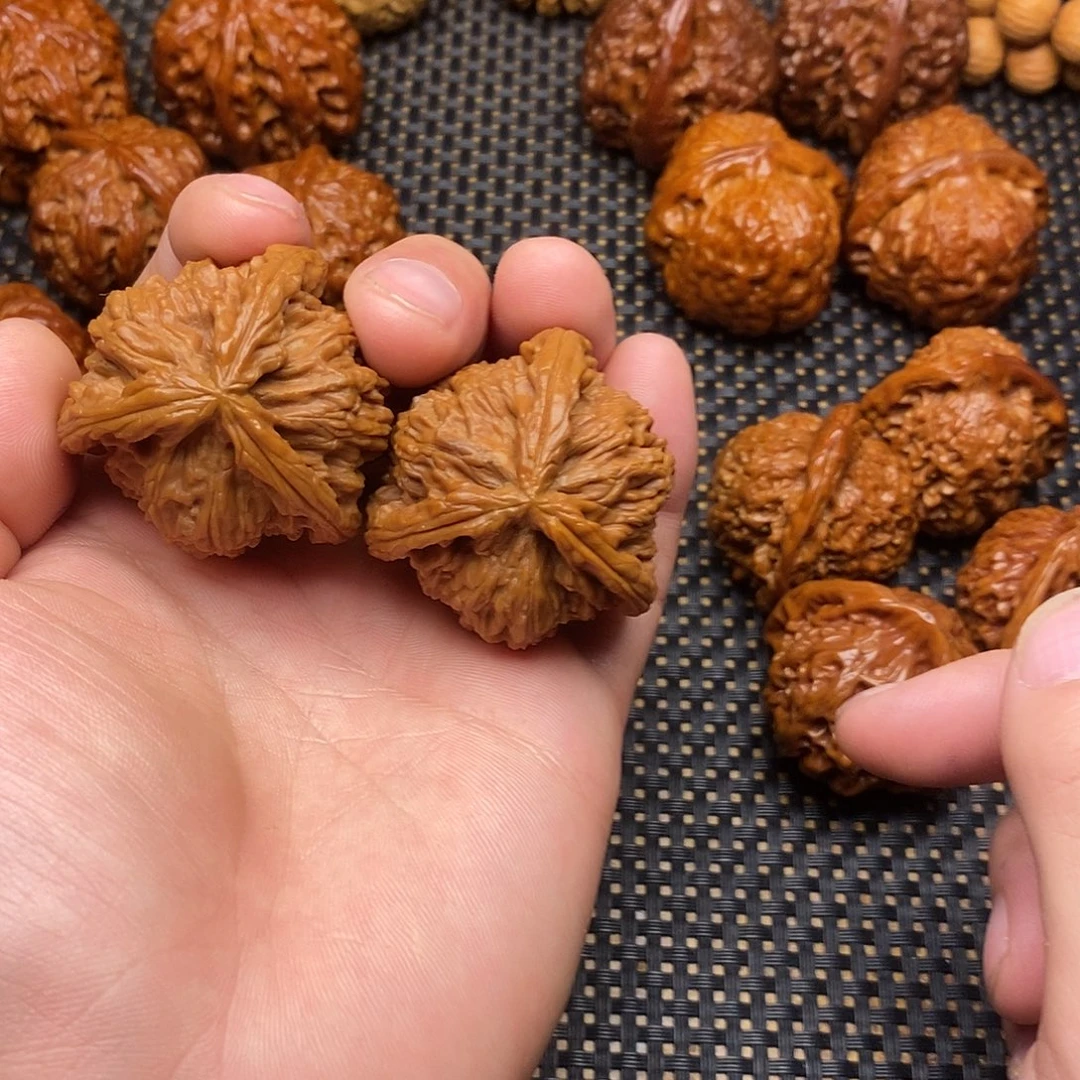 乐****桃核吊坠拼接三棱炸炸炸炸炸炸