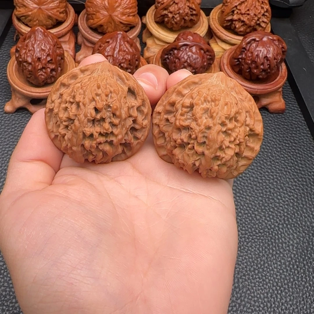 文玩核桃把件40尺寸 满天星