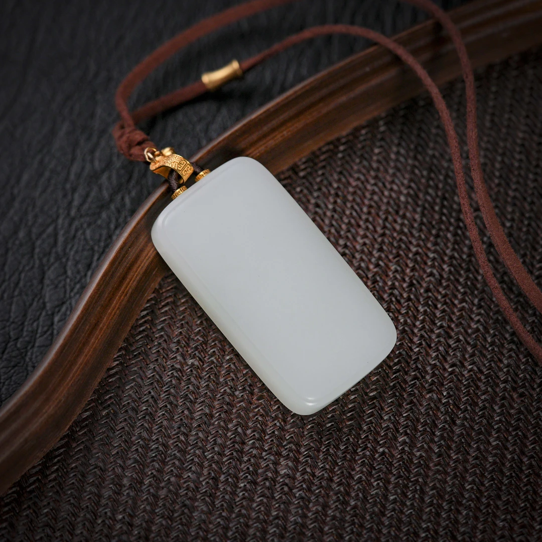 【诗蓉】苏平·典藏级和田玉脂白料18K金无事牌AD2710尺寸约50*27*9