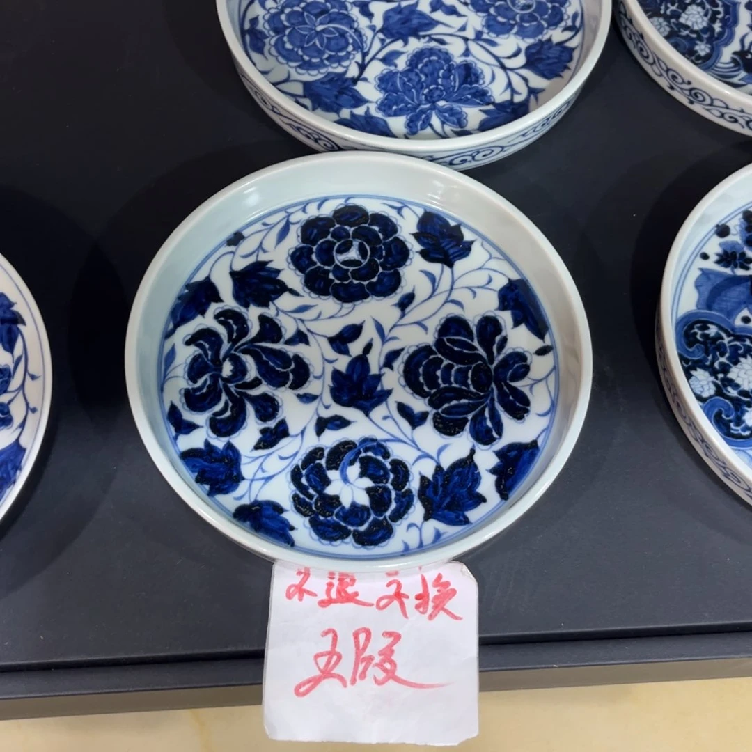 手绘仿元牡丹壶承