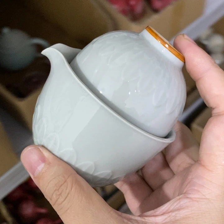 陶瓷艺术品及陶瓷壶
