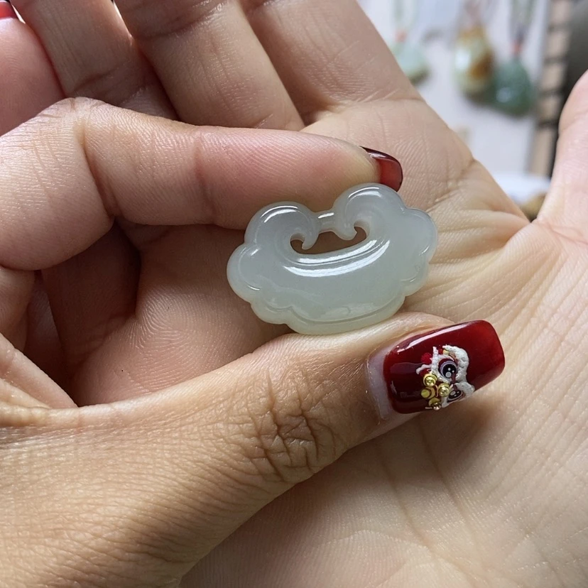 【闪购商品】和田玉颈饰未镶嵌恰****间