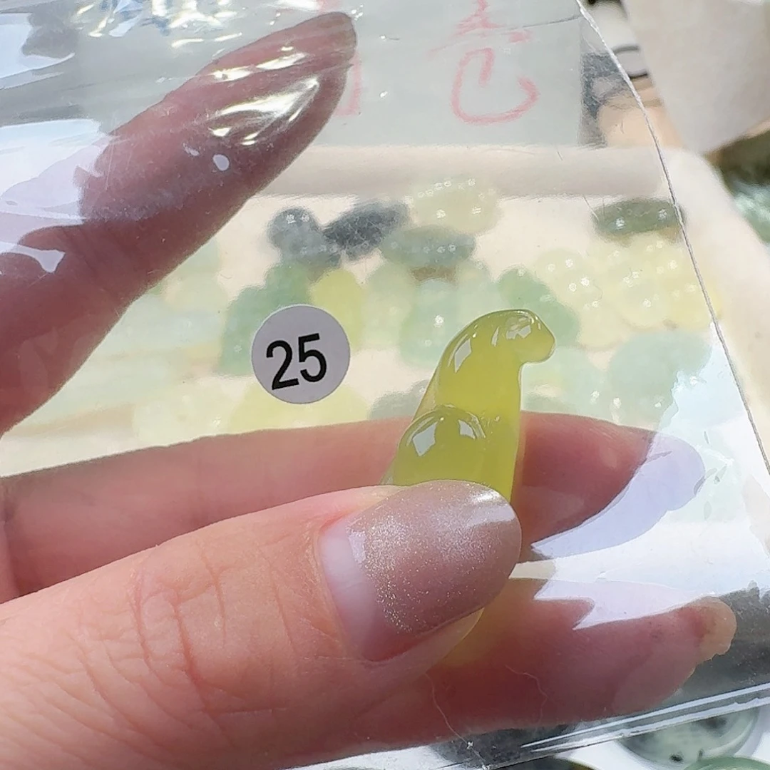 蛇纹石玉颈饰合金精美礼品