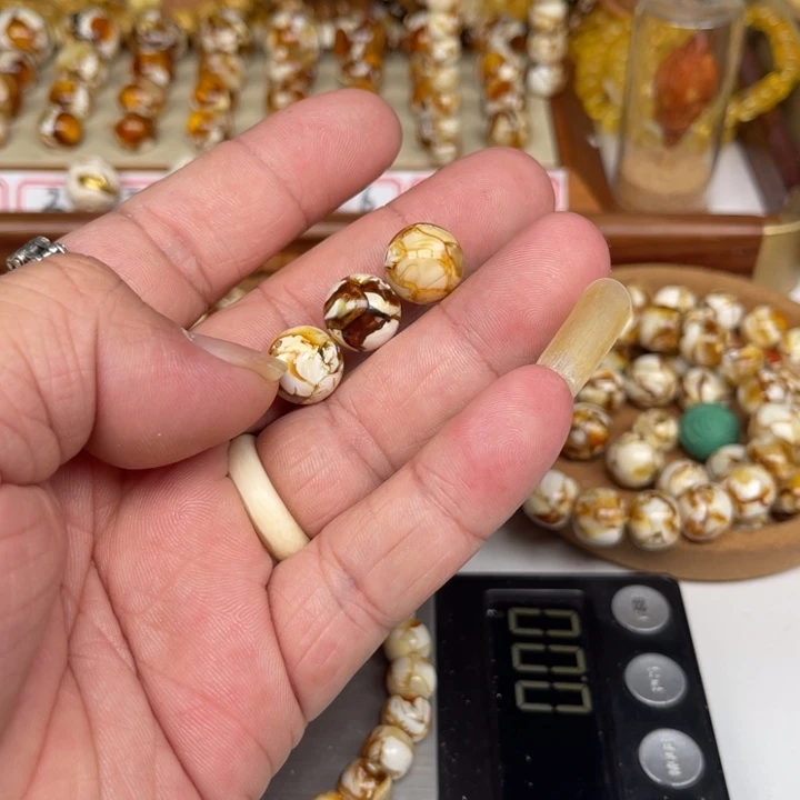 琥珀裸石未镶嵌老*83号