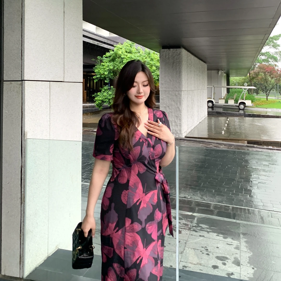 GLEC大码女装2025年夏季新款时尚设计感款蝴蝶印花V领绑带连衣裙